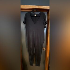 Smash & Tess Black V-Neck Short Sleeve Jumpsuit